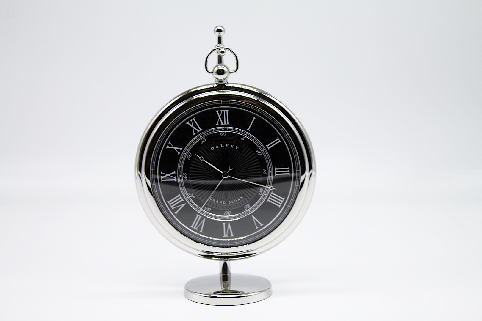 oggetti per l'arredo della casa a Roma, oggetti per l'arredo del tuo ufficio, oggetti per l'arredo della tua barca, quadri, oggetti da parete, orologi da muro, orologi da tavolo, uova di struzzo a Roma, uova di struzzoOggetti eleganti, stravaganti e classici per arredare la tua casa, il tuo studio, il tuo negozio, la tua barca: qualsiasi luogo che ami.