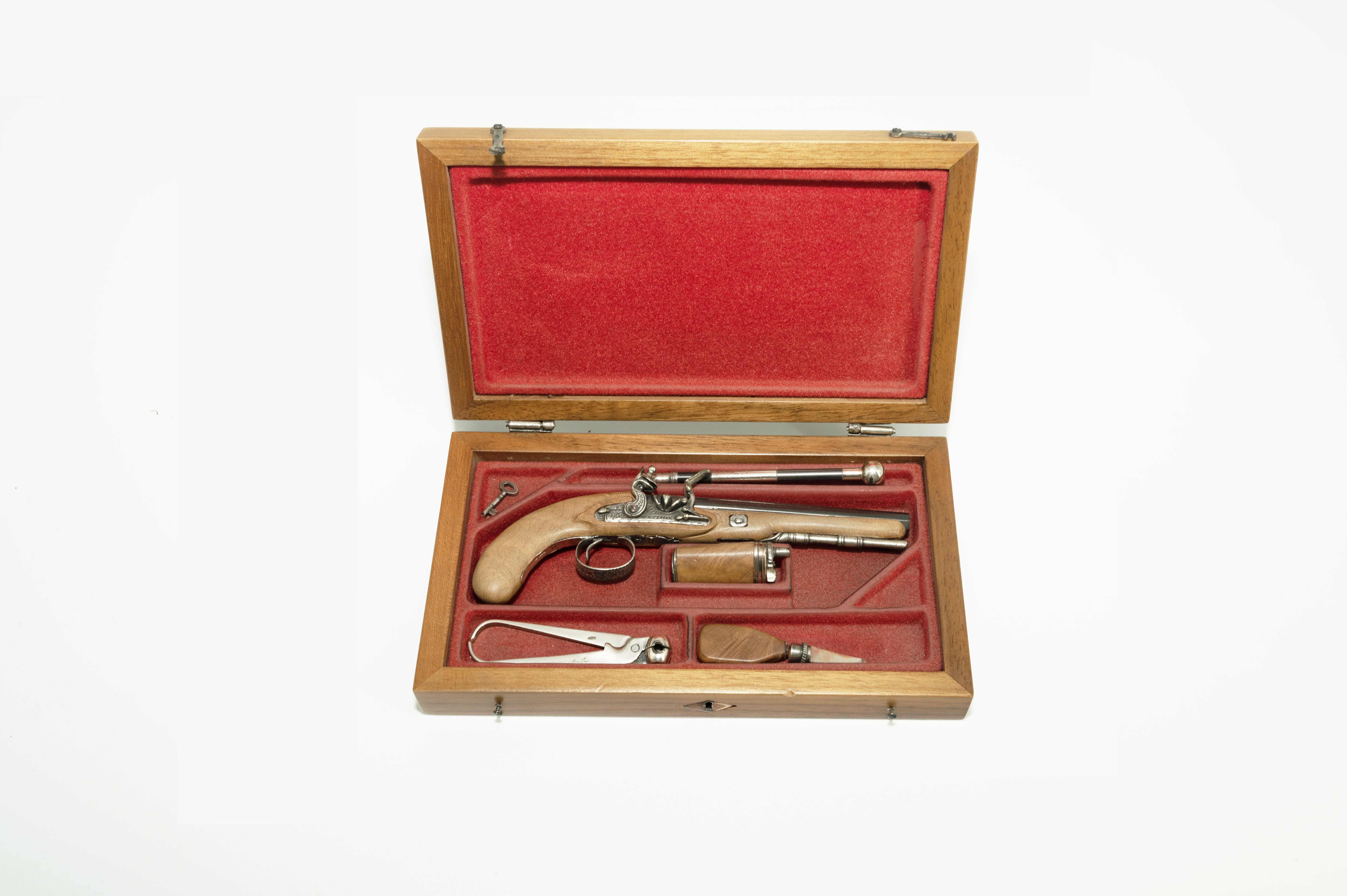 oggetti per l'arredo della casa a Roma, oggetti per l'arredo del tuo ufficio, oggetti per l'arredo della tua barca, quadri, oggetti da parete, orologi da muro, orologi da tavolo, uova di struzzo a Roma, uova di struzzoOggetti eleganti, stravaganti e classici per arredare la tua casa, il tuo studio, il tuo negozio, la tua barca: qualsiasi luogo che ami.