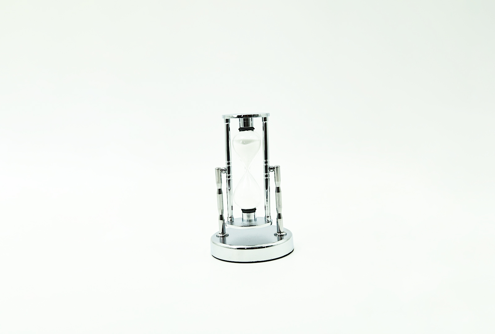 oggetti per l'arredo della casa a Roma, oggetti per l'arredo del tuo ufficio, oggetti per l'arredo della tua barca, quadri, oggetti da parete, orologi da muro, orologi da tavolo, uova di struzzo a Roma, uova di struzzoOggetti eleganti, stravaganti e classici per arredare la tua casa, il tuo studio, il tuo negozio, la tua barca: qualsiasi luogo che ami.