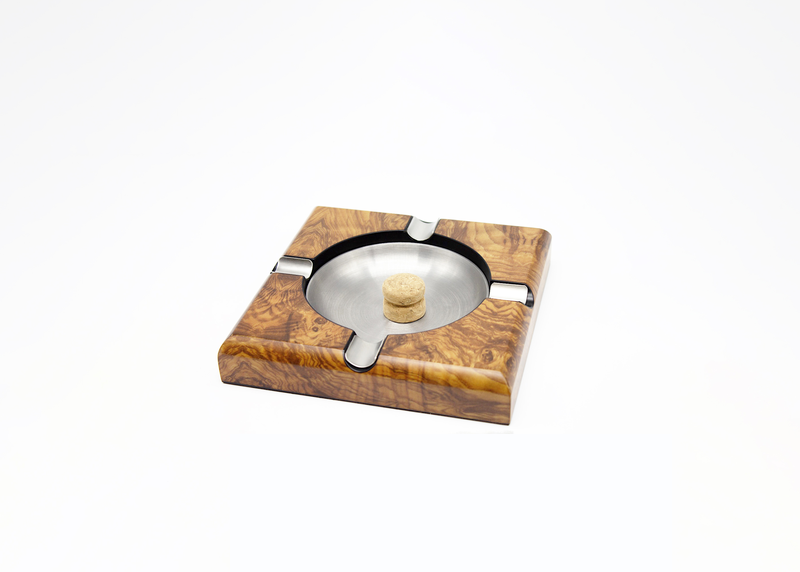 portapipe a Roma, accessori per la pipa Roma, acquisto accessori da pipa, porta pipa in legno, porta pipa da tavolo, porta pipa savinelli, porta pipe in legno, posacenere da pipa, nettapipa, manutenzione della pipaSpecializzati nella vendita di pipe e di accessori da pipe a Roma. Consulenza, riparazione e manutenzione per pipe in radica e in schiuma.