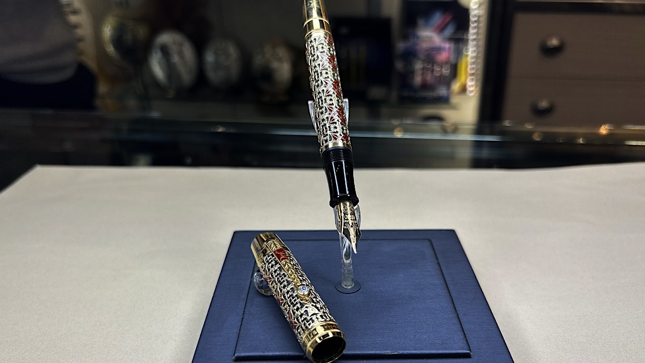 dove acquisto penne a Roma, riparazione accendini Roma, articoli da Regalo Roma Sud, articoli da ufficio, articoli da regalo di classe, dove posso acquistare a Roma accendini, riparazione penne, riparazione pipe Roma, regalo Roma, vendita articoli da regaloDal 1956 offriamo articoli da regalo dei migliori brand e di qualit&agrave;. Forniamo ai nostri clienti servizi di riparazione e manutenzione per accendini.