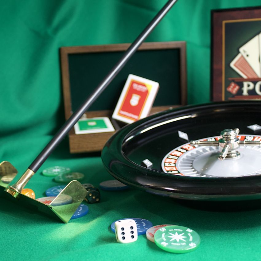 dove acquisto penne a Roma, riparazione accendini Roma, articoli da Regalo Roma Sud, articoli da ufficio, articoli da regalo di classe, dove posso acquistare a Roma accendini, riparazione penne, riparazione pipe Roma, regalo Roma, vendita articoli da regaloDal 1956 offriamo articoli da regalo dei migliori brand e di qualit&agrave;. Forniamo ai nostri clienti servizi di riparazione e manutenzione per accendini.